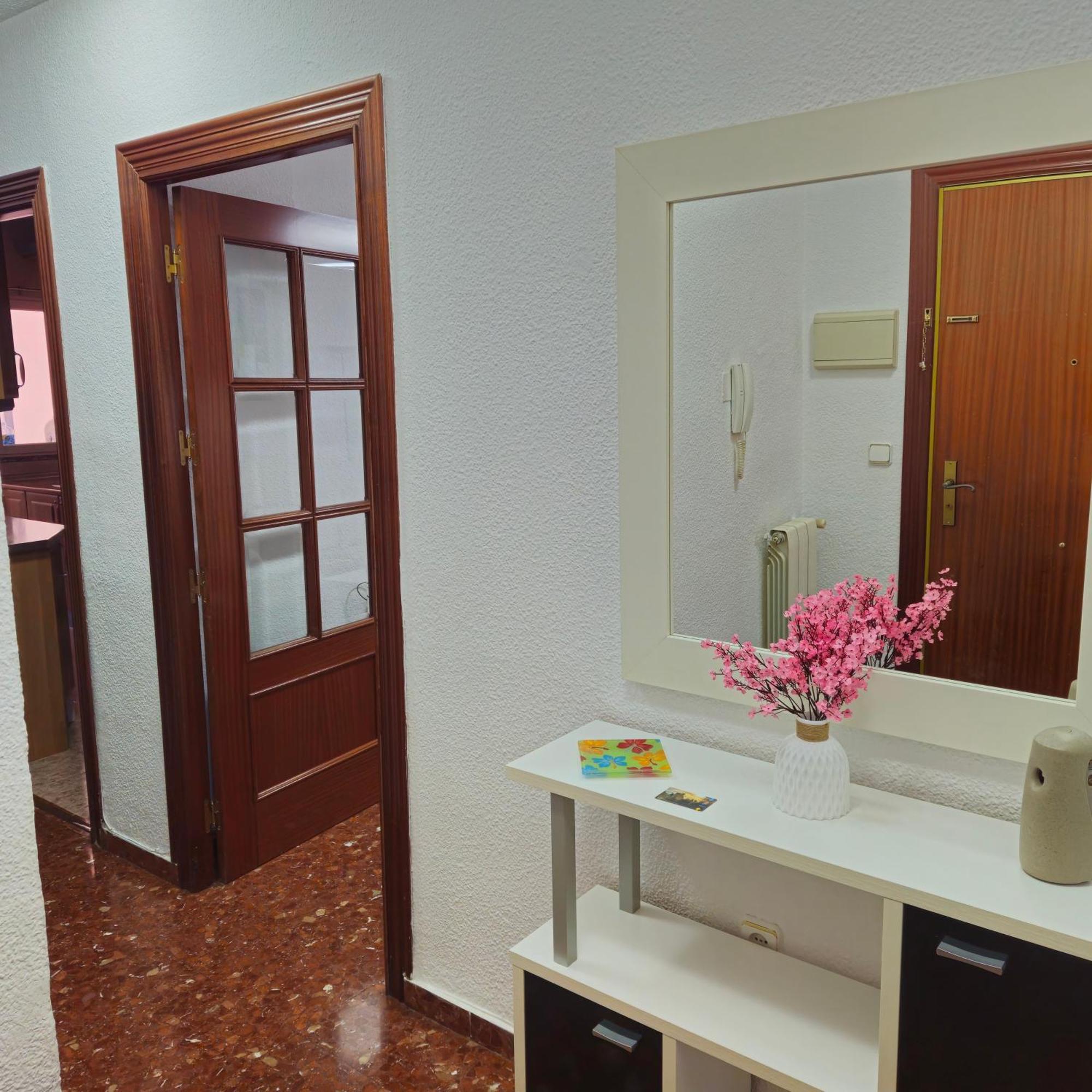 Piso Granada 3 Dormitorios Y Parking Privado Exterior foto